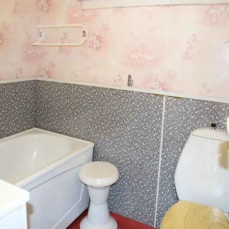 Six Bedroom Holiday In Raudeberg * Maloy
